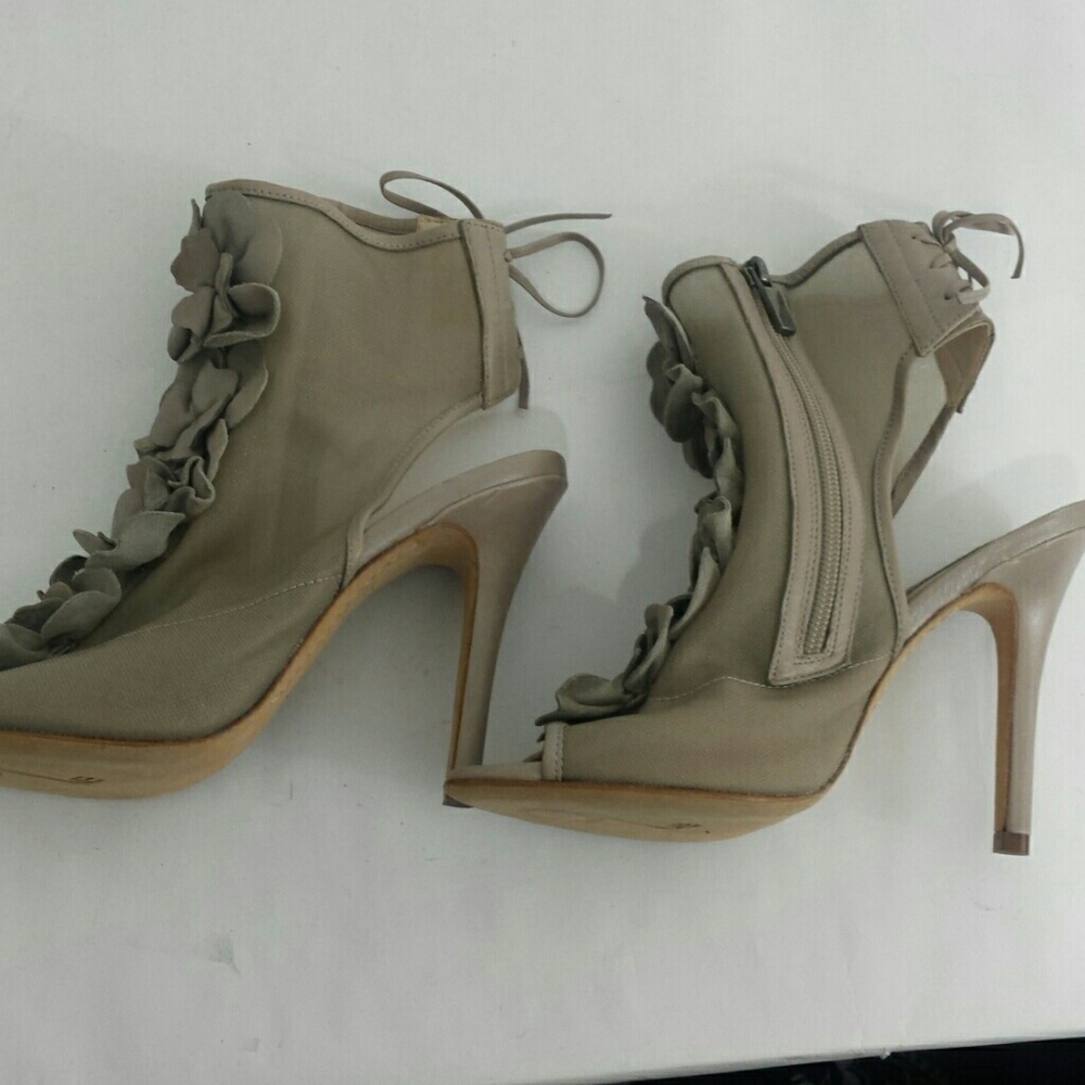 Boutique 9 Tan High Heel Sandals